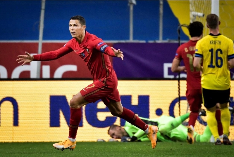 Ronaldo là biểu tượng lớn nhất của bóng đá Bồ Đào Nha với kỷ lục ghi bàn ấn tượng ở cấp đội tuyển. 