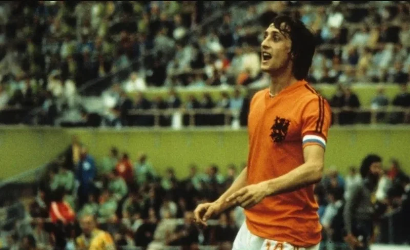 Johan Cruyff là linh hồn trong cách vận hành bóng đá tổng lực của Hà Lan